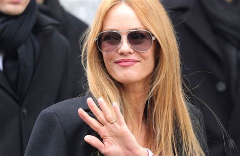 défilé chanel mars 2024|Vanessa Paradis, Angèle, Jennie, Penélope Cruz Les stars se .